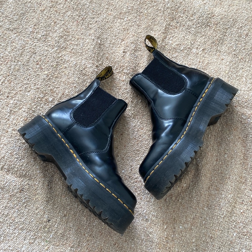 Dr. Martens - 2976 Smooth Leather Platform Chelsea Boots